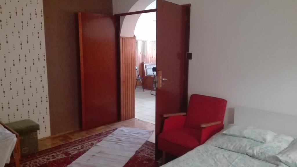 Plajbi Apartment Hajduszoboszlo Bagian luar foto