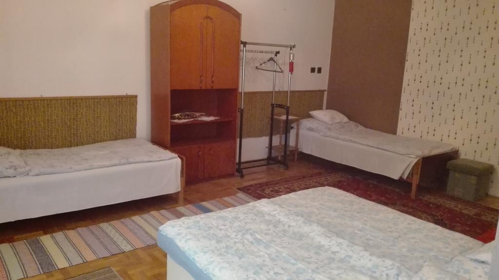 Plajbi Apartment Hajduszoboszlo Bagian luar foto