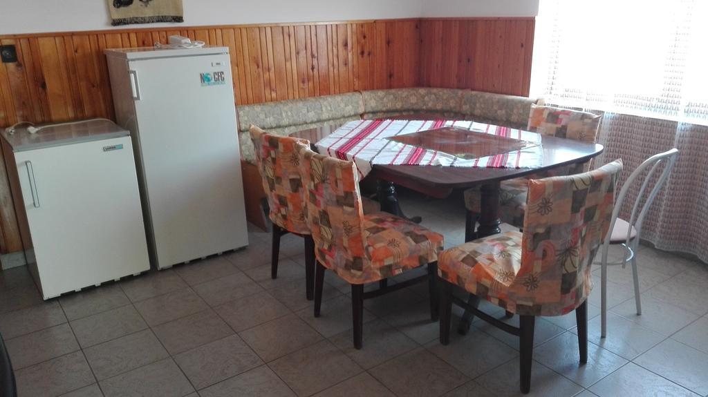 Plajbi Apartment Hajduszoboszlo Bagian luar foto