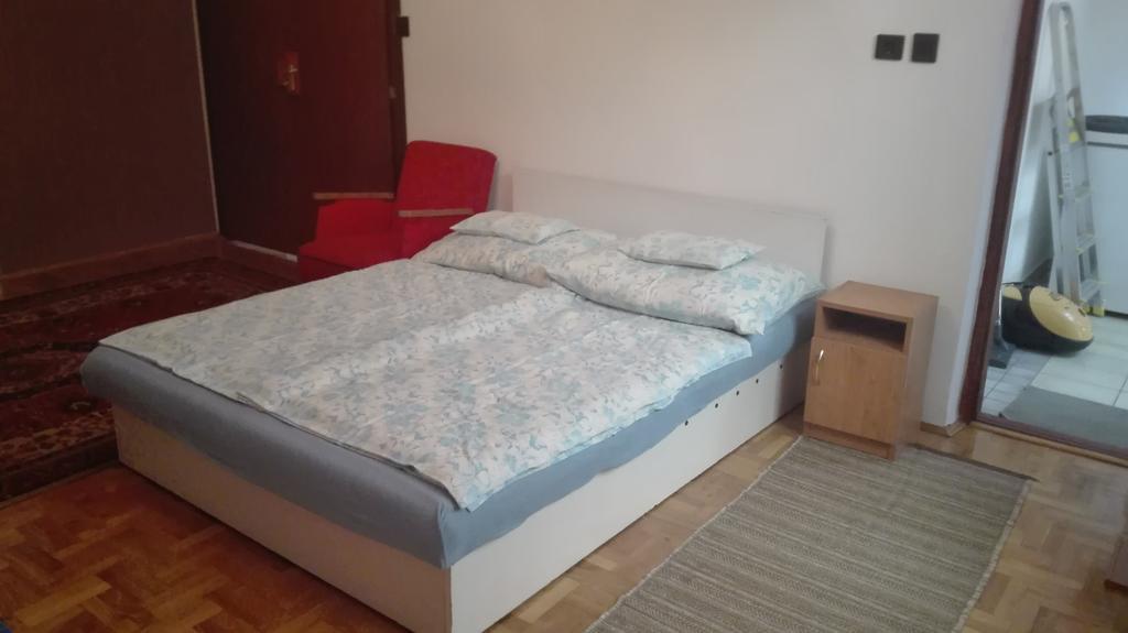 Plajbi Apartment Hajduszoboszlo Bagian luar foto