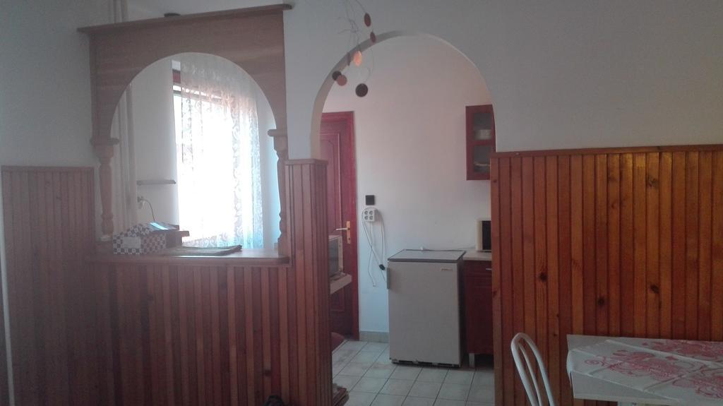 Plajbi Apartment Hajduszoboszlo Bagian luar foto