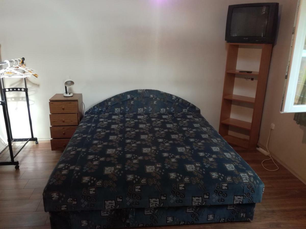 Plajbi Apartment Hajduszoboszlo Bagian luar foto
